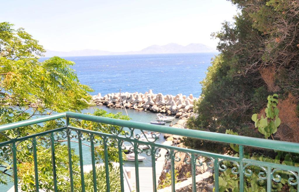 Marina Hotel Ágios Kírykos Rom bilde